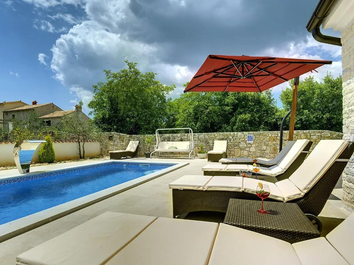 ヴィラ Modern Holiday Home With Pool In Bratulici Hreljići クロアチア