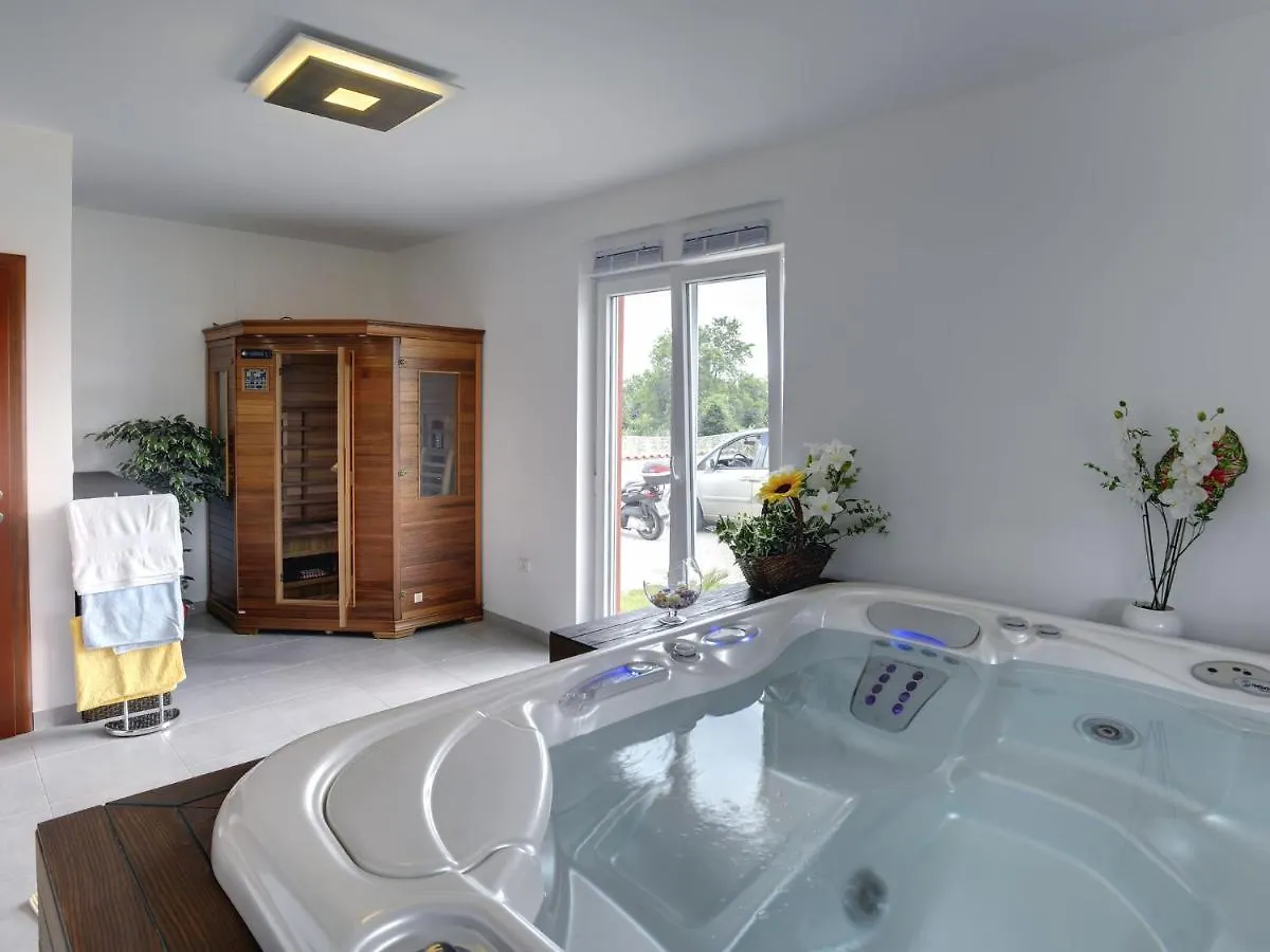 Modern Holiday Home With Pool In Bratulici Hreljići